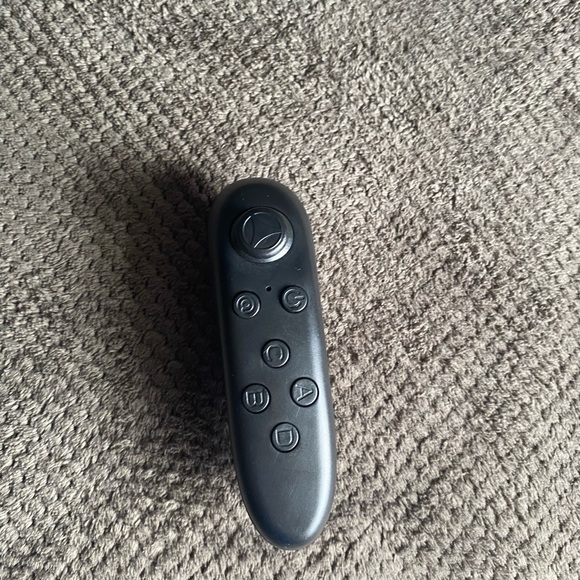 Utopia 360 VR with controller - Picture 7 of 7